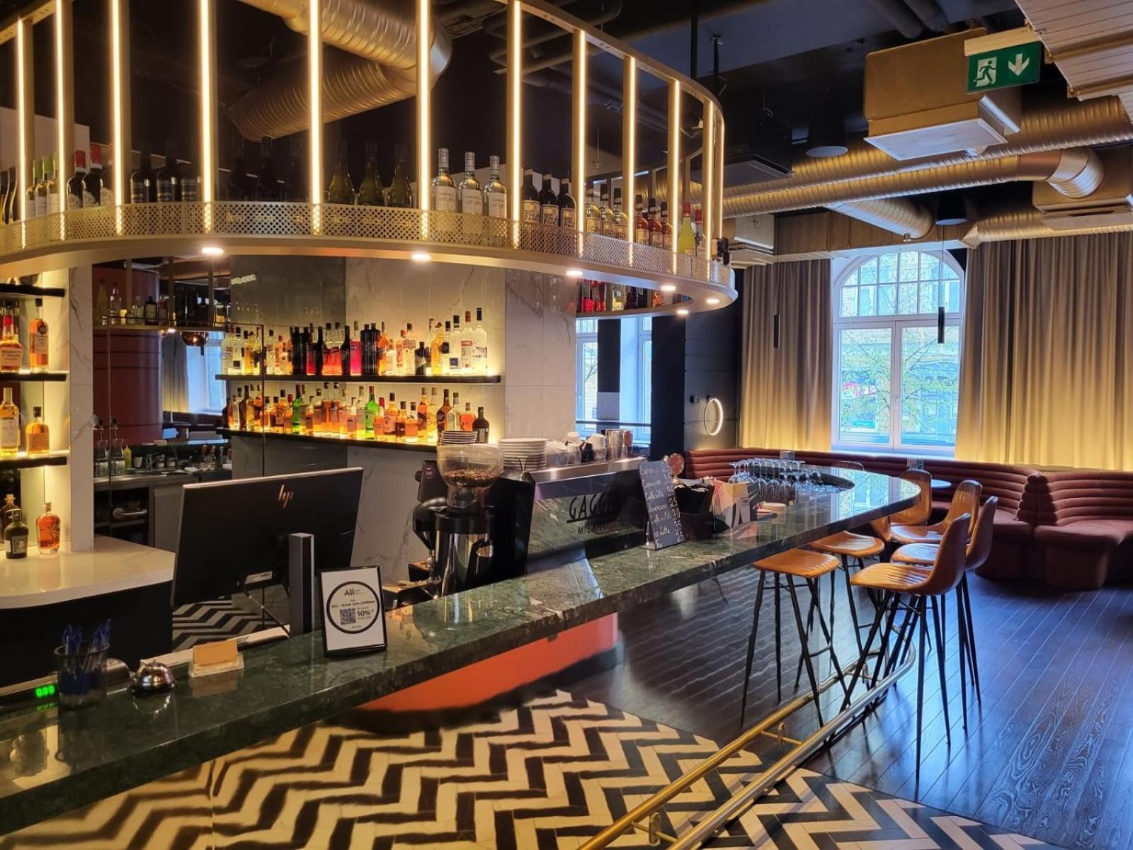 Tribe Center 4*