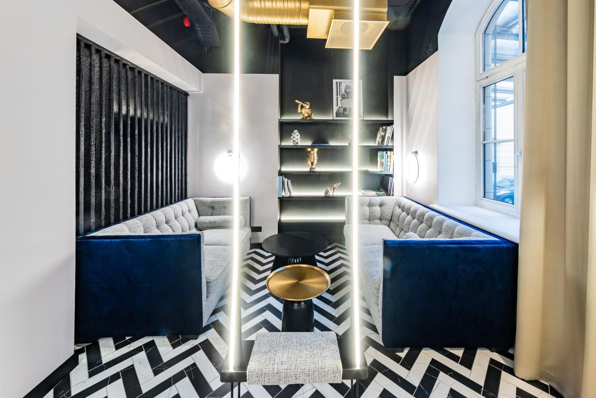 Hotel Tribe Center
